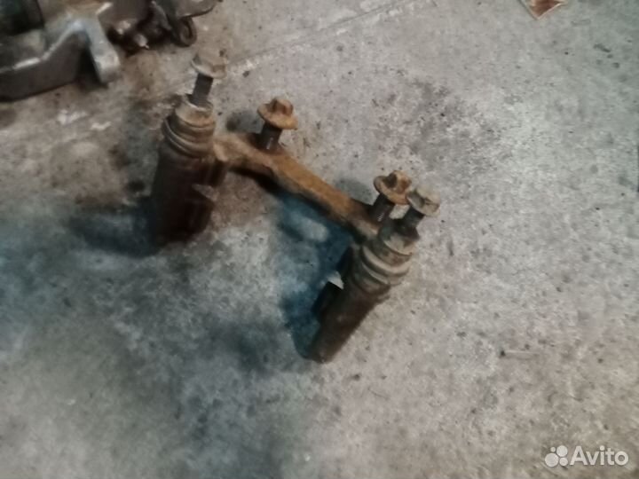 Скоба суппорта задняя Renault Megane2