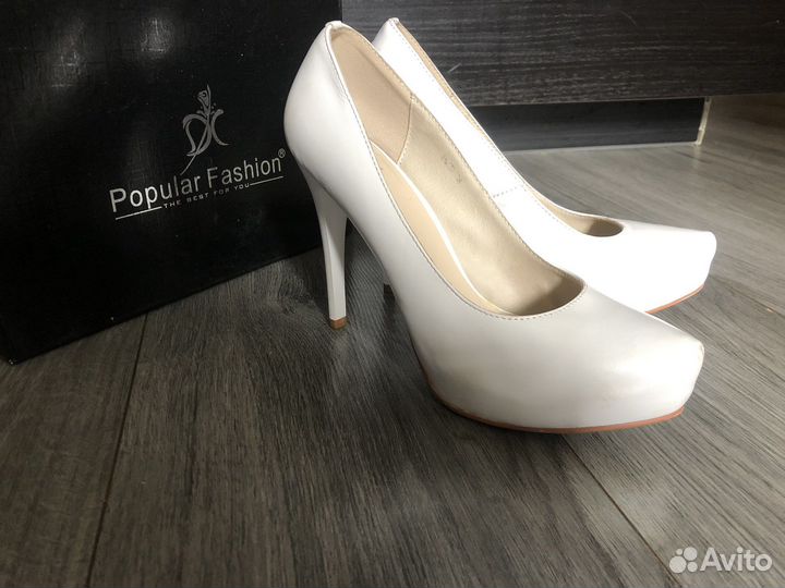 Туфли белые