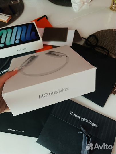 Беспроводные наушники коробка