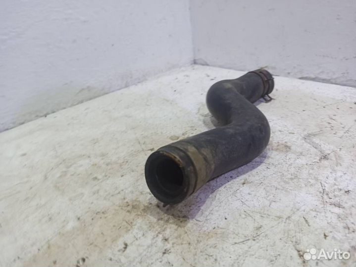 Патрубок системы охлаждения 21501AU400