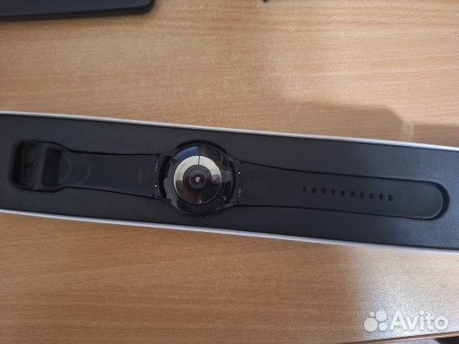 Часы и украшение