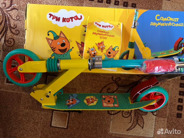 Новый Самокат двухколесный Три кота