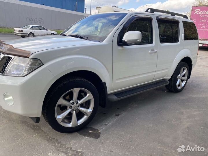 Nissan Pathfinder 2.5 AT, 2011, 265 000 км