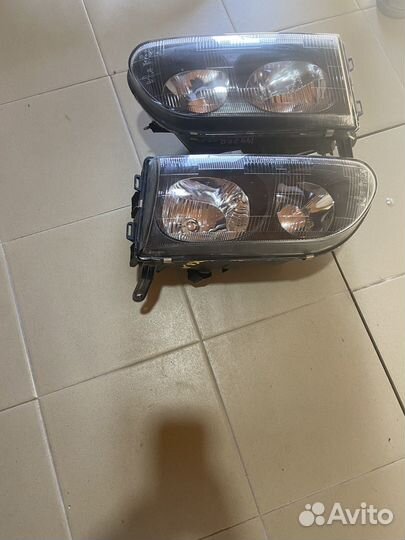 Продам фары на мицубиси делика