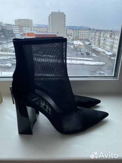 Ботинки на каблуке 38