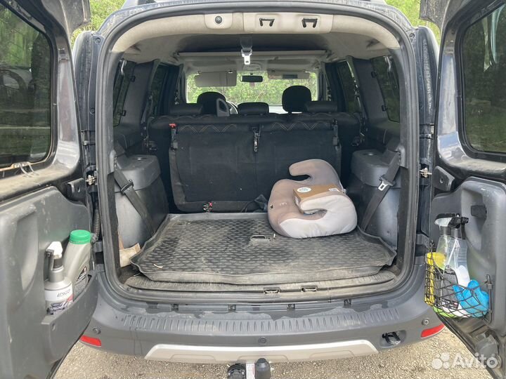 Водитель с л/а Largus 7 мест