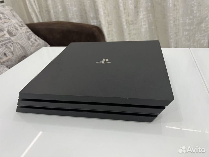 Игровая приставка ps4 pro 1tb