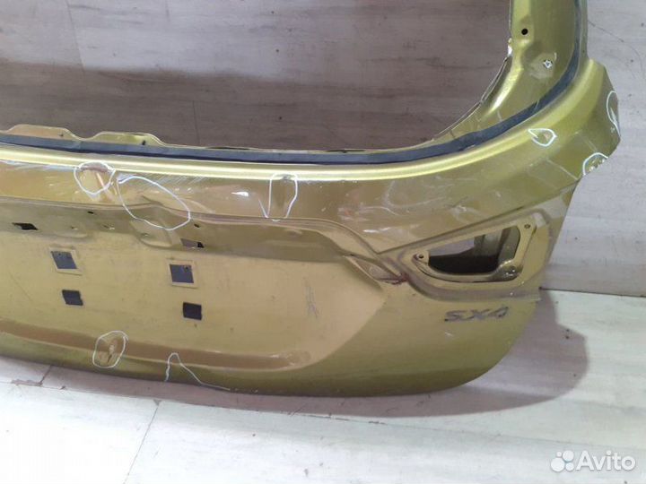 Крышка багажника Suzuki