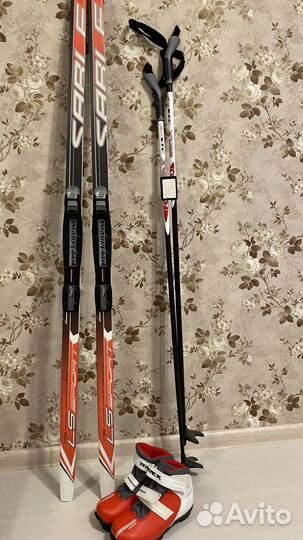 Лыжи с ботинками состояние новых