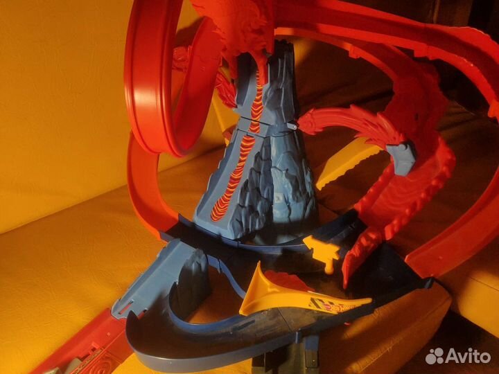Трек Hot Wheels Volcano Escape FTD61