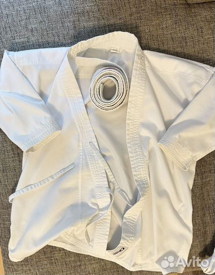 Продам кимоно 140 см