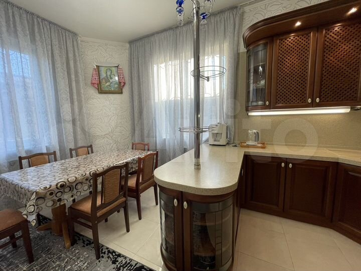 Дом 250 м² на участке 7 сот.