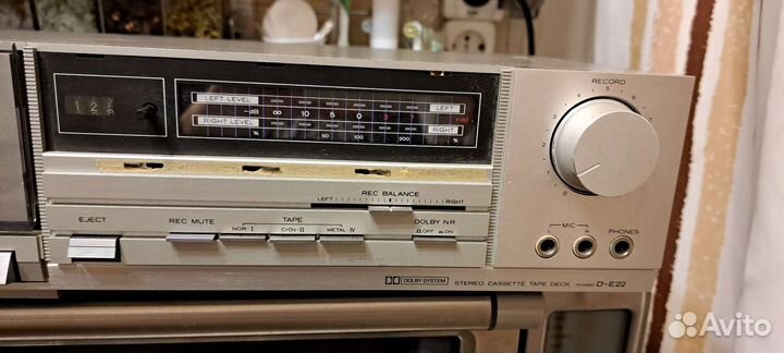 Дека кассетная Hitachi model D-E22