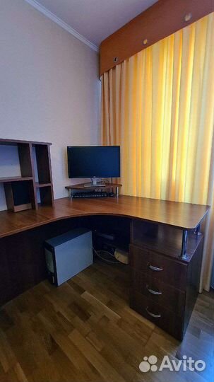 Угловой компьютерный, школьный, письменный стол