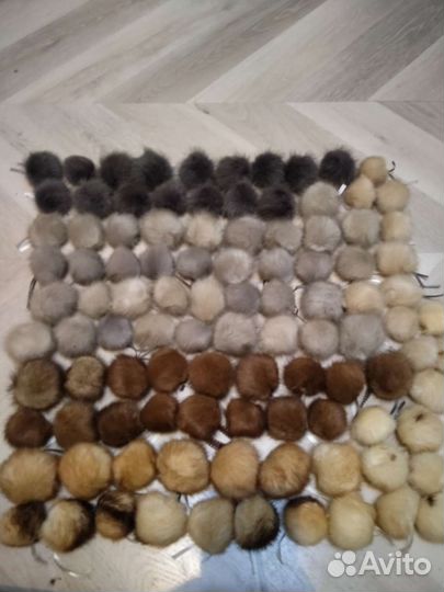 Меховые помпоны