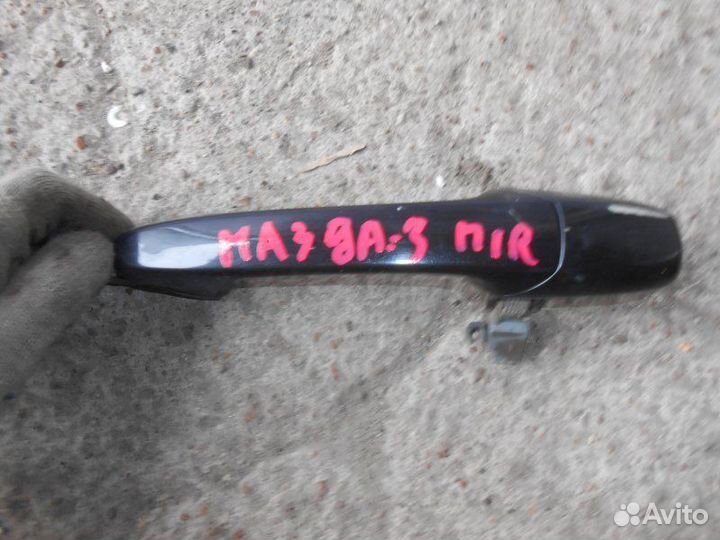 Ручка двери передняя правая Mazda 3 BK Z6 2007