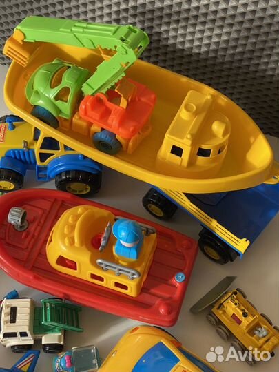 Пакетом игрушки для мальчика