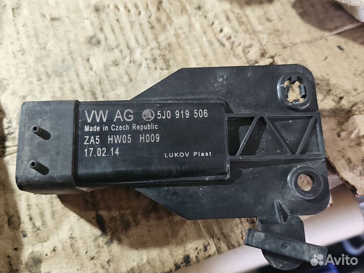 Блок управления вентиляторами VW Polo 5