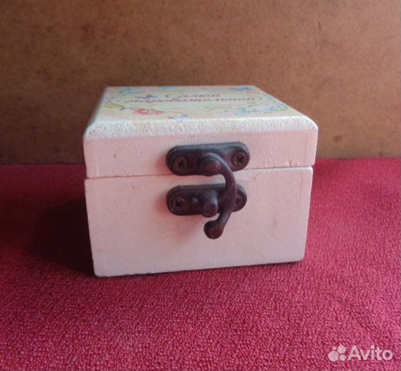 Шкатулка Женская.из дерева с зеркальцем