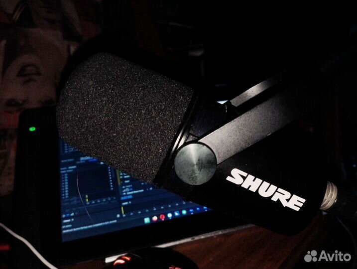 Студийный динамический микрофон Shure mv7x