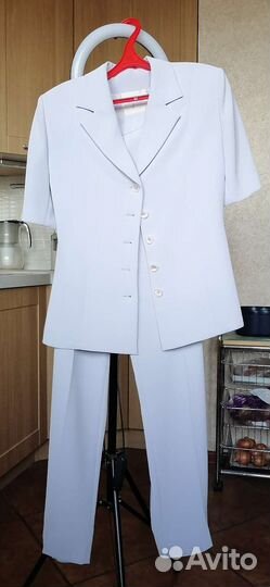 Женский деловой костюм 42-44