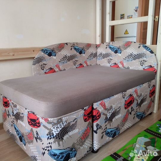 Уютная детская тахта