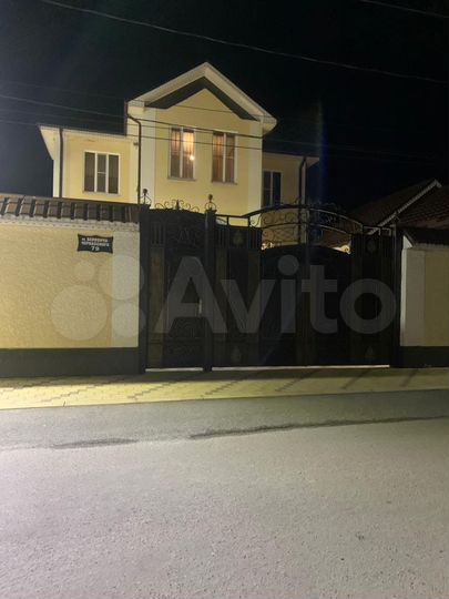 Дом 420 м² на участке 5,5 сот.