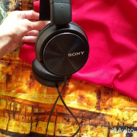 Разные вещи для молодёжи, обувь, итд