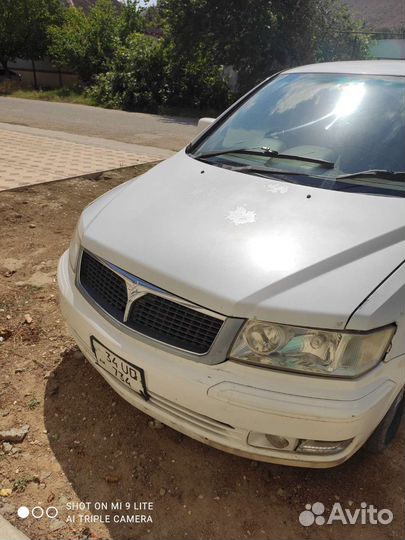 Салон на Митсубиси