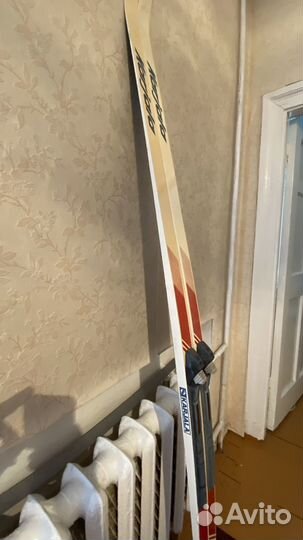 Беговые пластиковые лыжи Karjala