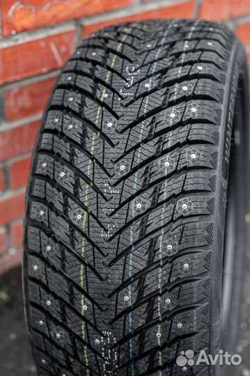 Zmax Winternova Stud II 295/40 R21 107T