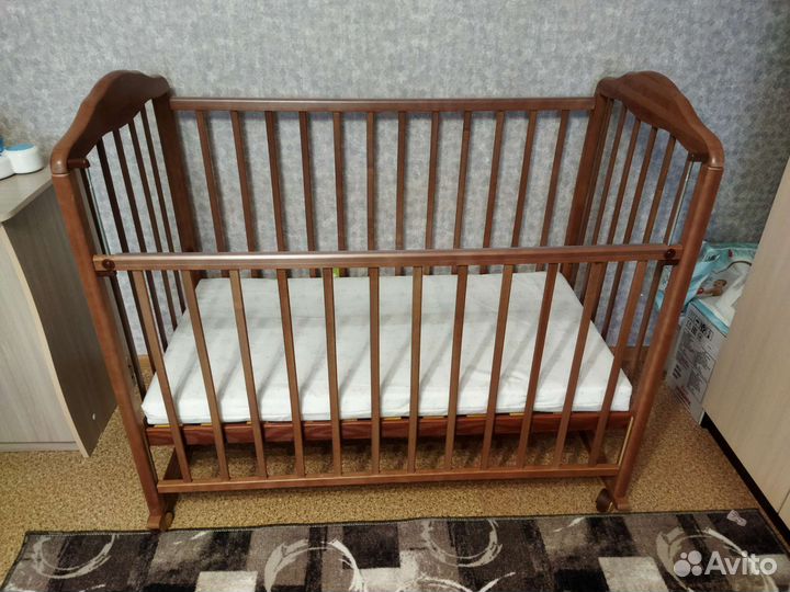Детская кроватка