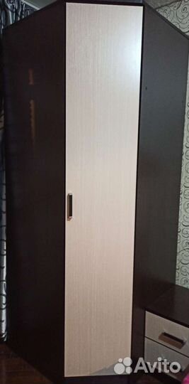 Шкаф угловой