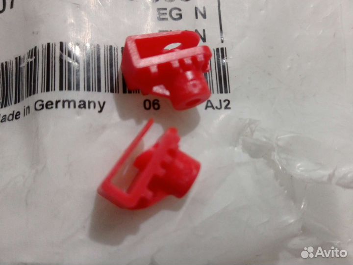 Пластмассовая гайка с пружинным зажимом BMW