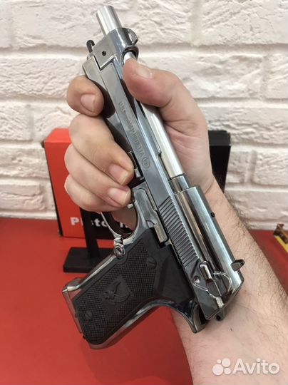 Зажигалка в виде пистолета Beretta M9 1:1