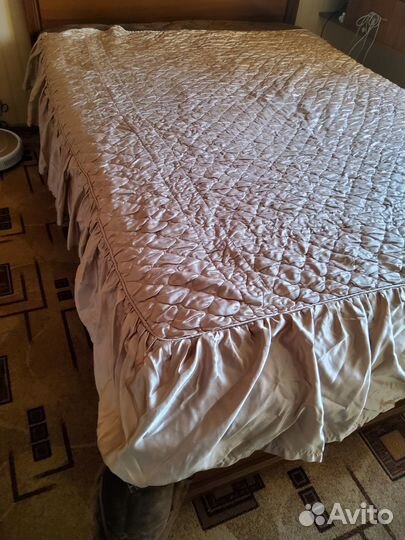 Покрывало на кровать бежевое