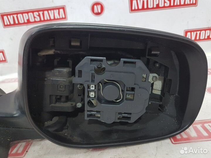 Зеркало боковое правое Toyota Ist ZSP110 2ZR-FE