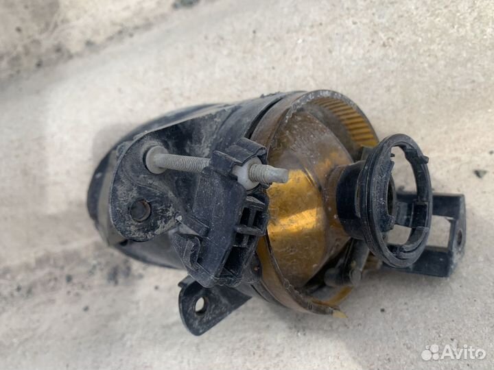 Противотуманна фара VAG Passat b6