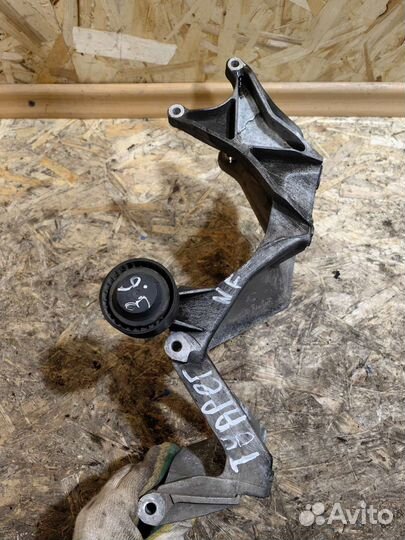 Кронштейн Генератора Фольксваген Туарег NF