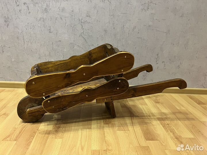 Деревянная тележка