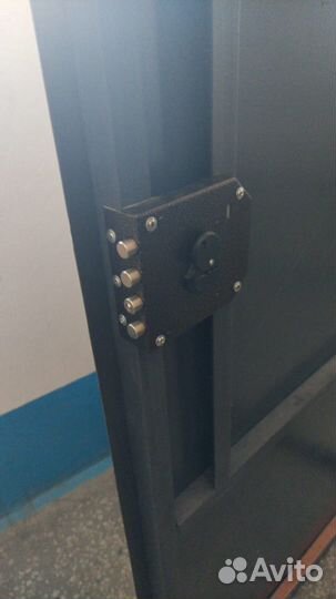 Установка, замена замков и фурнитуры