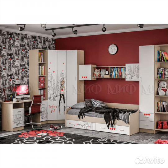 Мебель в детскую комнату кровать,стенка,шкафы,стол