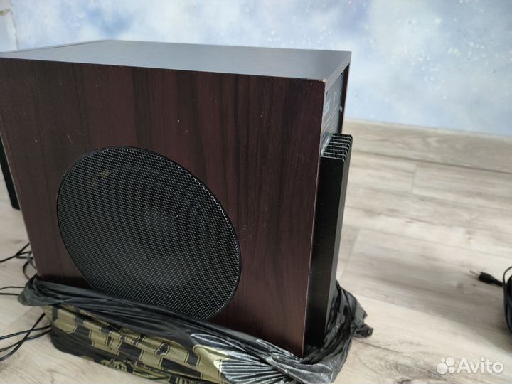 Сабвуфер и колонки bbk