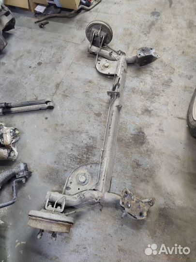 Задняя балка Renault Logan до 2015