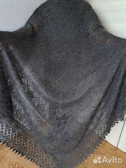 Пуховый платок ажурный. Теплая шаль