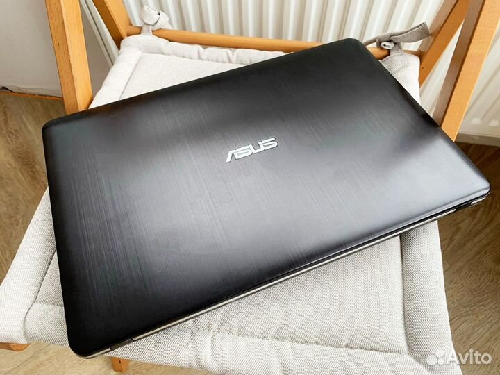 Игровой ноутбук Asus 15.6 на 920MX 2GB DDR5