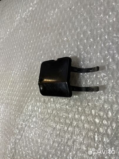 Заглушка буксировочного крюка Sandero 1 передняя