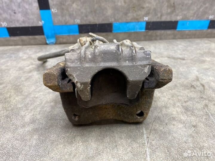 Суппорт задний правый Volkswagen Golf 6 1.6 BSE AT