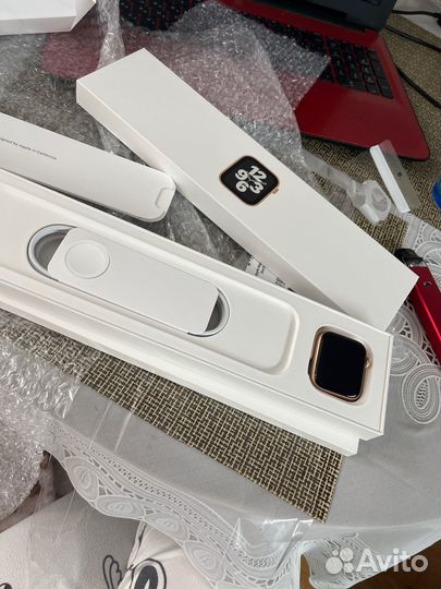 Смарт-часы Apple Watch SE