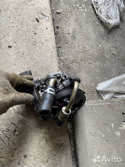 Насос гур mazda 323 bj 1,5zl